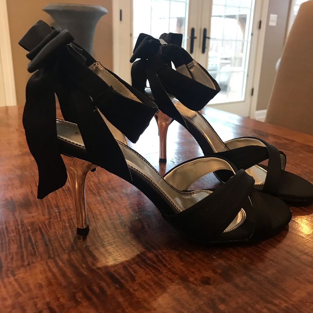 Heels with bows - silver heel black fabric